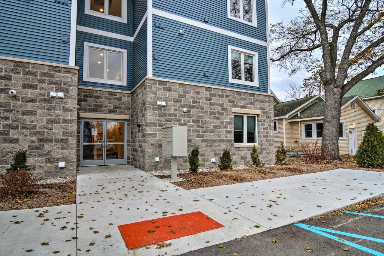 Modern Traverse City Condo About 1 Mi To Bay! Eksteriør bilde