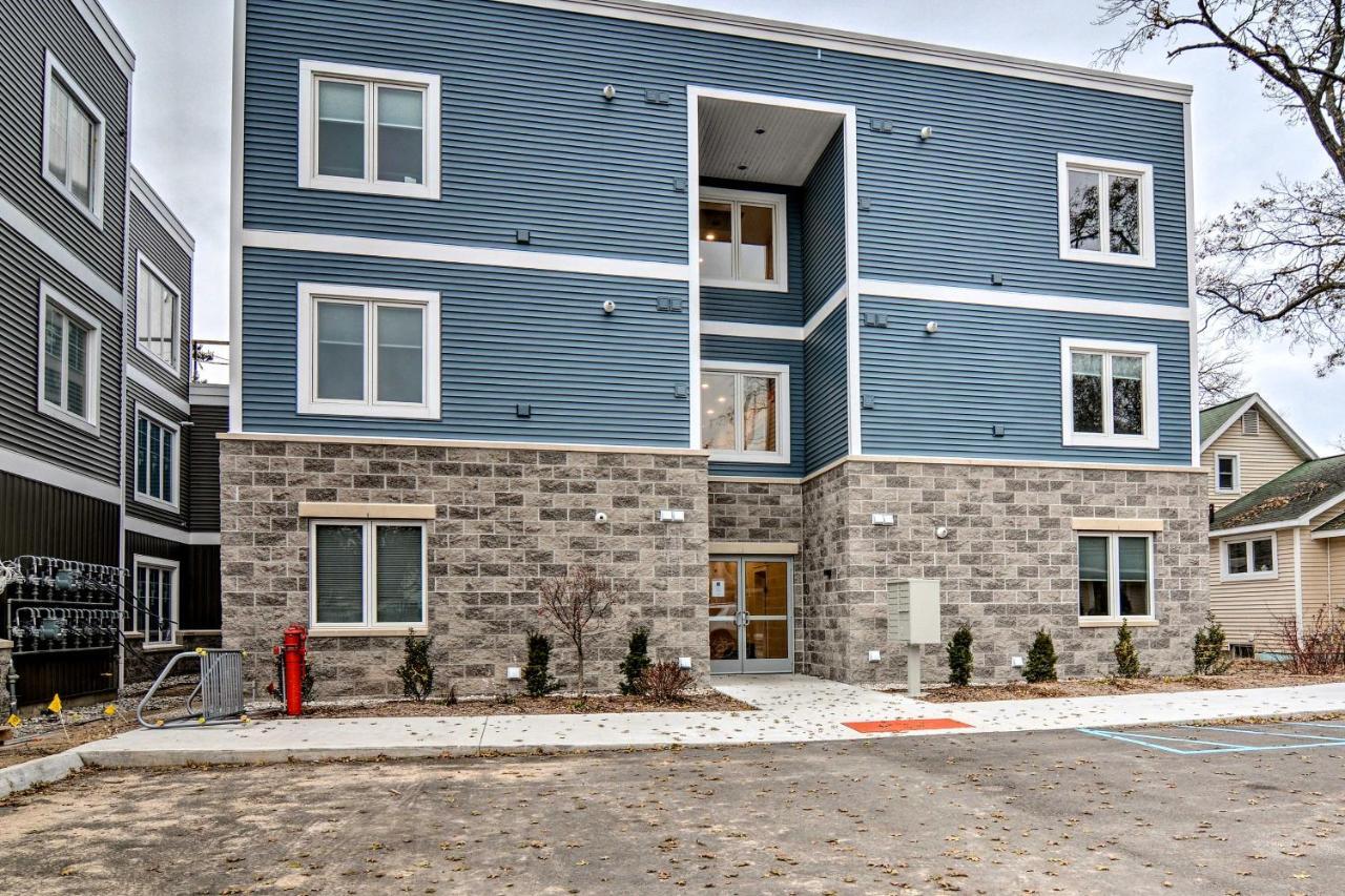 Modern Traverse City Condo About 1 Mi To Bay! Eksteriør bilde